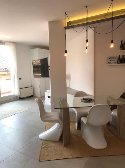 Loft Teatro Politeama - intero appartamento in centro storico con vista Cremona Esterno foto