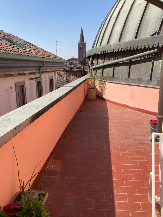 Loft Teatro Politeama - intero appartamento in centro storico con vista Cremona Esterno foto